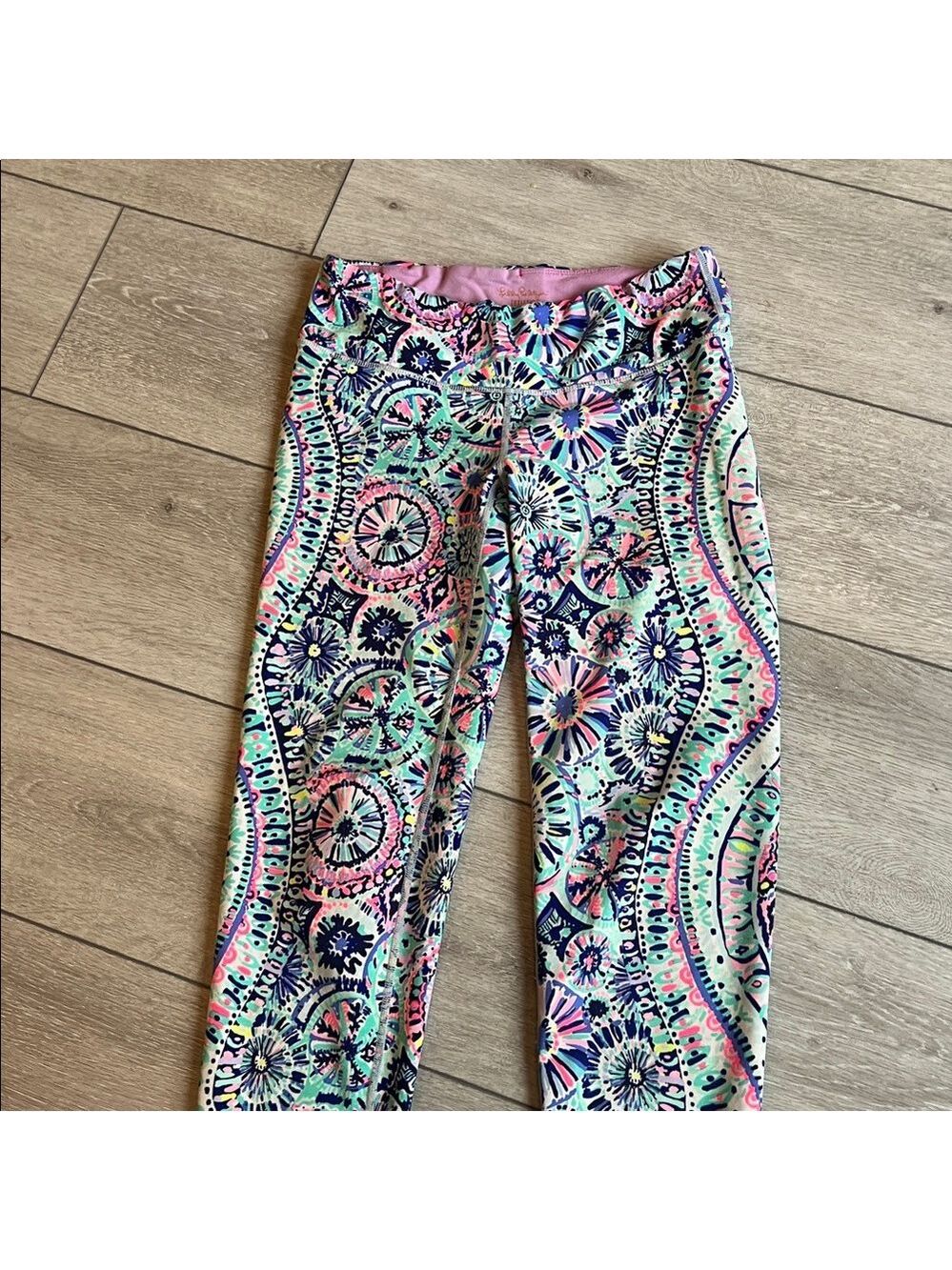 Lilly Pulitzer the weekender midi Leggings in Blue and Pink Floral small - Picture 3 of 7